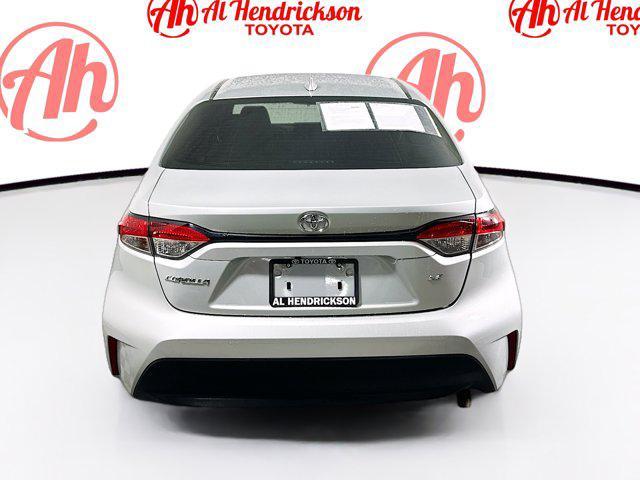Photo of 2023 Classic Silver Toyota Corolla