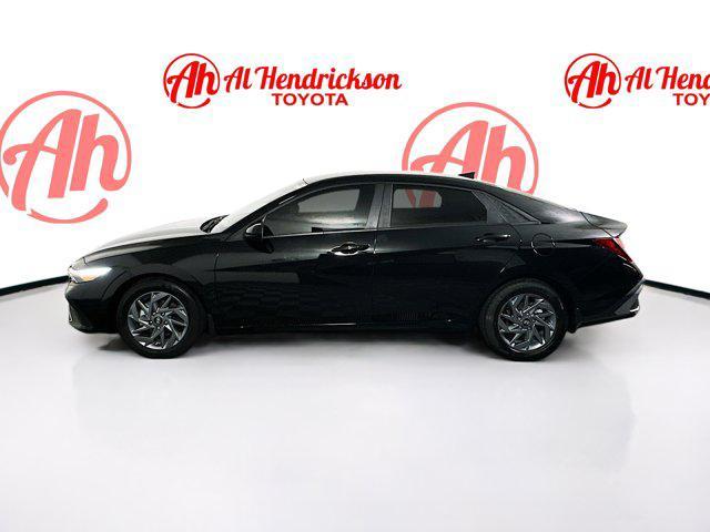 Photo of 2024 Abyss Black Hyundai ELANTRA