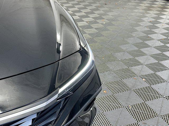 Photo of 2024 Abyss Black Hyundai ELANTRA