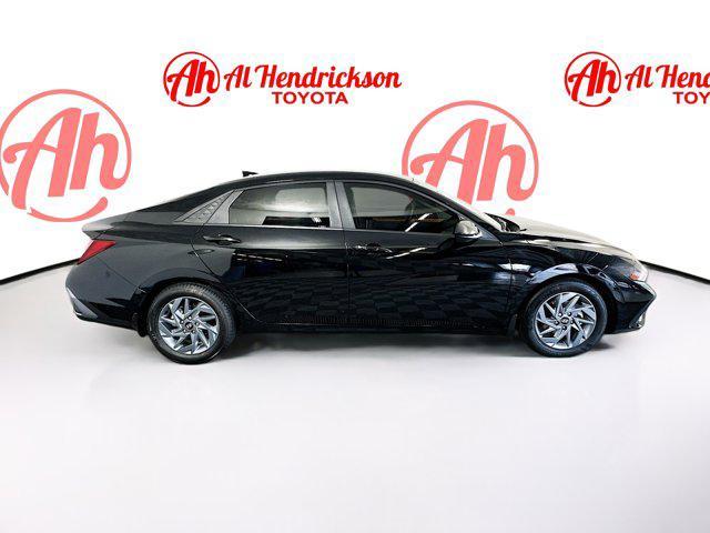 Photo of 2024 Abyss Black Hyundai ELANTRA