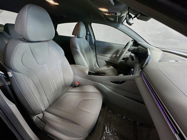 Photo of 2024 Abyss Black Hyundai ELANTRA
