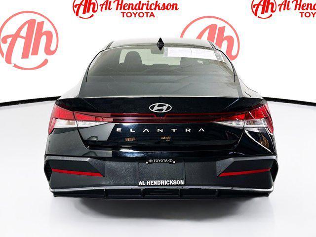 Photo of 2024 Abyss Black Hyundai ELANTRA