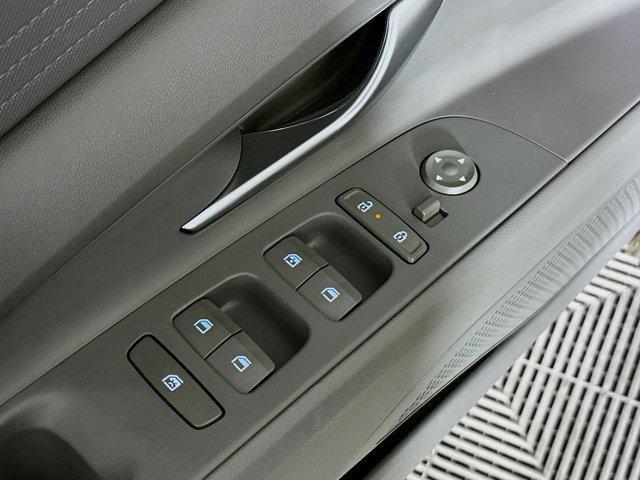 Photo of 2024 Abyss Black Hyundai ELANTRA