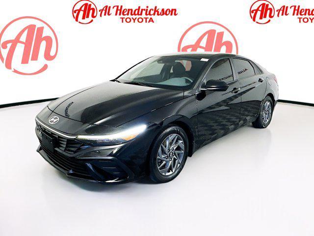 Photo of 2024 Abyss Black Hyundai ELANTRA