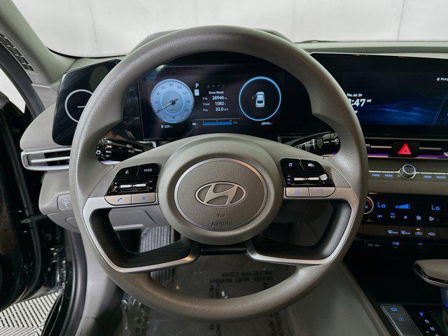 Photo of 2024 Abyss Black Hyundai ELANTRA