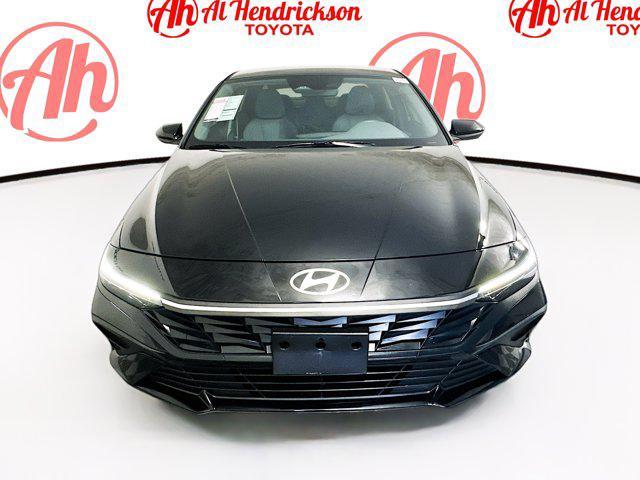Photo of 2024 Abyss Black Hyundai ELANTRA