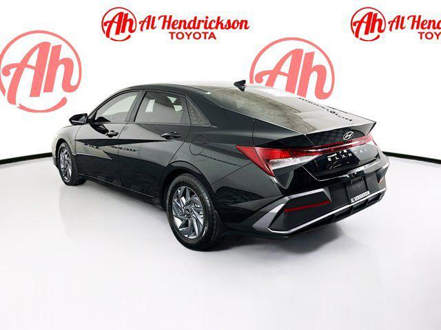 Photo of 2024 Abyss Black Hyundai ELANTRA