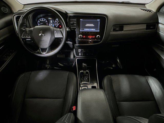 Photo of 2020 Red Mitsubishi Outlander