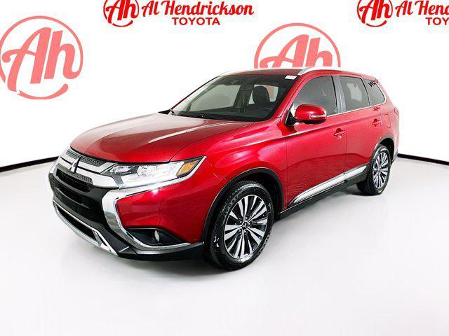 Photo of 2020 Red Mitsubishi Outlander