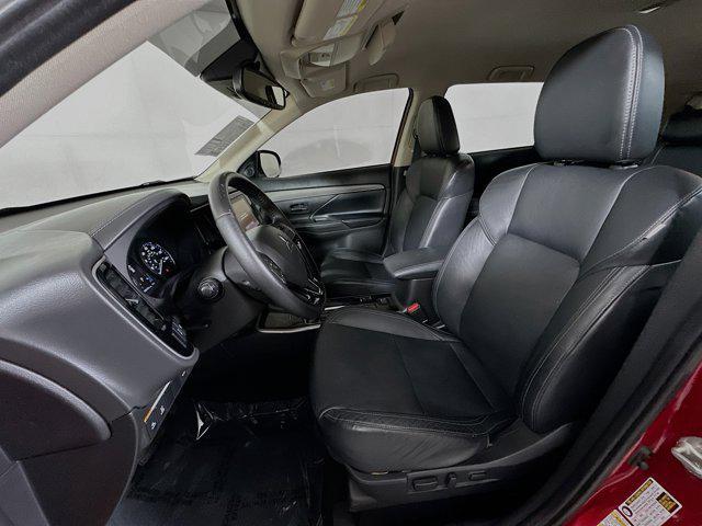 Photo of 2020 Red Mitsubishi Outlander
