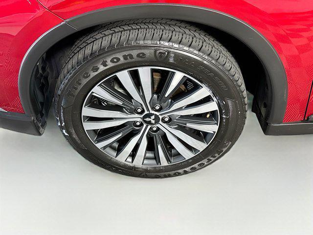 Photo of 2020 Red Mitsubishi Outlander