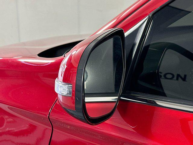 Photo of 2020 Red Mitsubishi Outlander