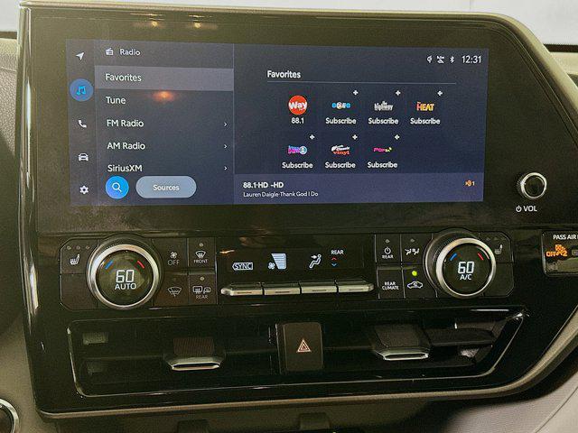 Photo of 2023 Celestial Silver Toyota Highlander