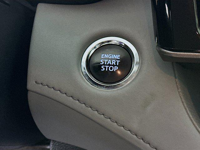Photo of 2023 Celestial Silver Toyota Highlander