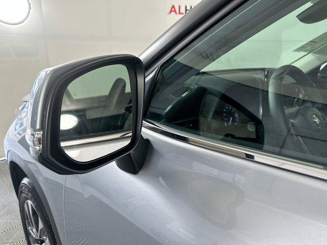 Photo of 2023 Celestial Silver Toyota Highlander