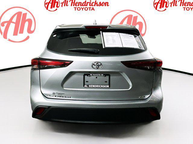 Photo of 2023 Celestial Silver Toyota Highlander