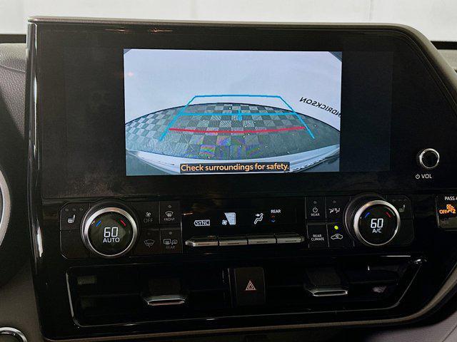 Photo of 2023 Celestial Silver Toyota Highlander