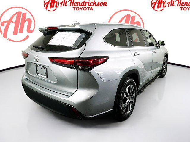 Photo of 2023 Celestial Silver Toyota Highlander
