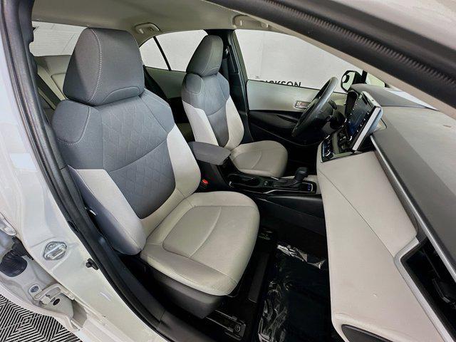 Photo of 2020 Super White Toyota Corolla Hybrid