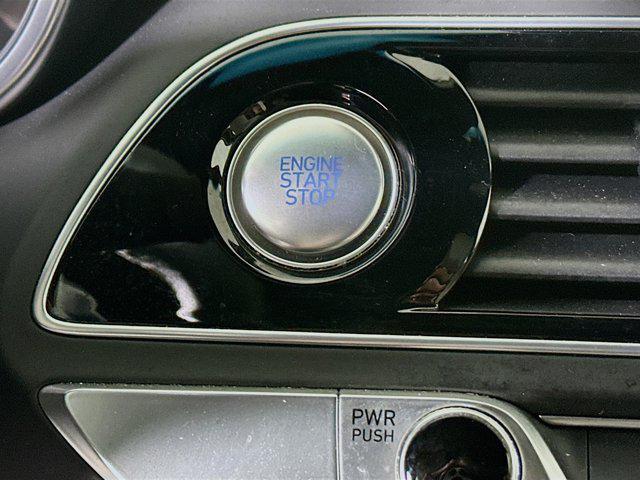 Photo of 2023 Uyuni White Genesis G70