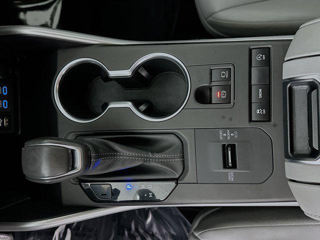 Photo of 2022 Moon Dust Toyota Highlander