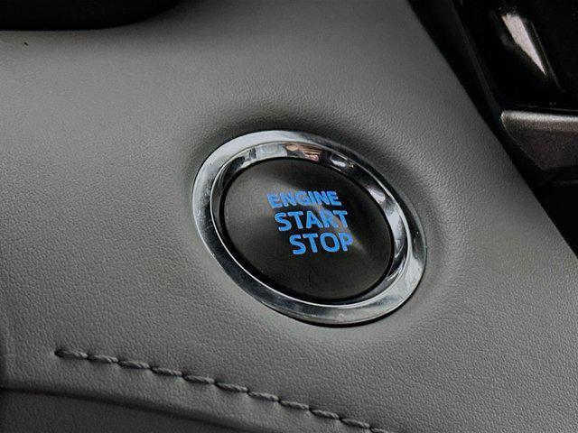 Photo of 2022 Moon Dust Toyota Highlander
