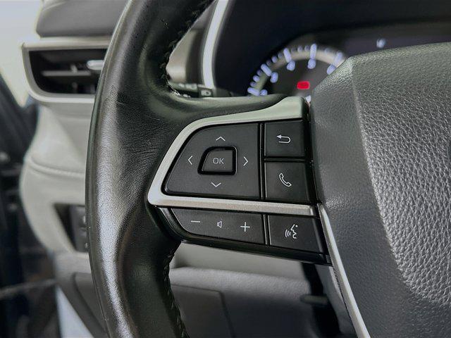 Photo of 2022 Moon Dust Toyota Highlander