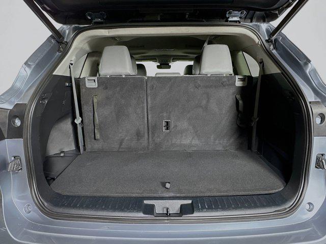 Photo of 2022 Moon Dust Toyota Highlander