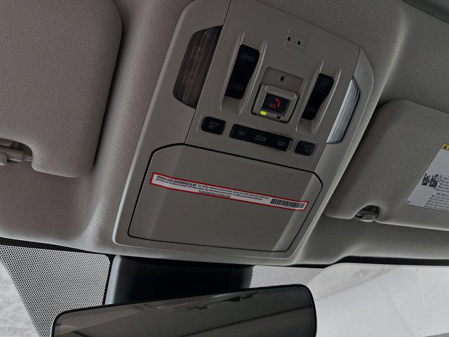 Photo of 2022 Moon Dust Toyota Highlander