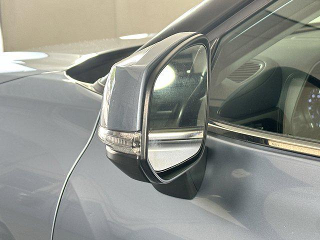 Photo of 2022 Moon Dust Toyota Highlander