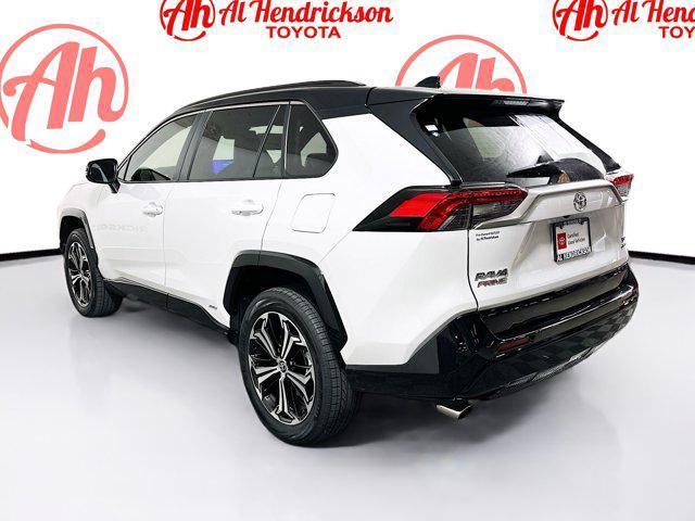 Photo of 2025 Pearl Toyota RAV4 Hybrid