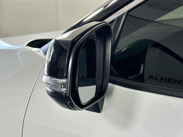 Photo of 2025 Pearl Toyota RAV4 Hybrid
