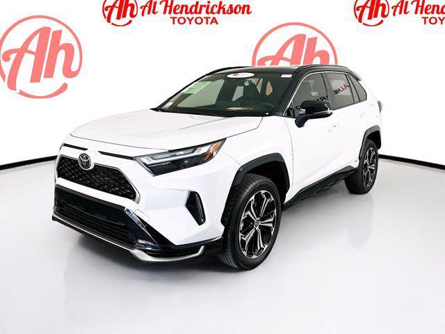 Photo of 2025 Pearl Toyota RAV4 Hybrid