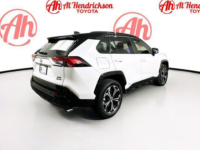Photo of 2025 Pearl Toyota RAV4 Hybrid