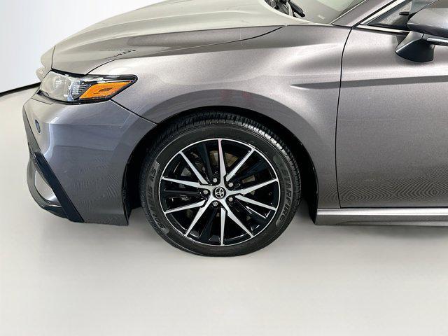 Photo of 2022 Predawn Gray Mica Toyota Camry