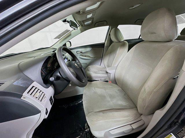 Photo of 2013 Gray Toyota Corolla