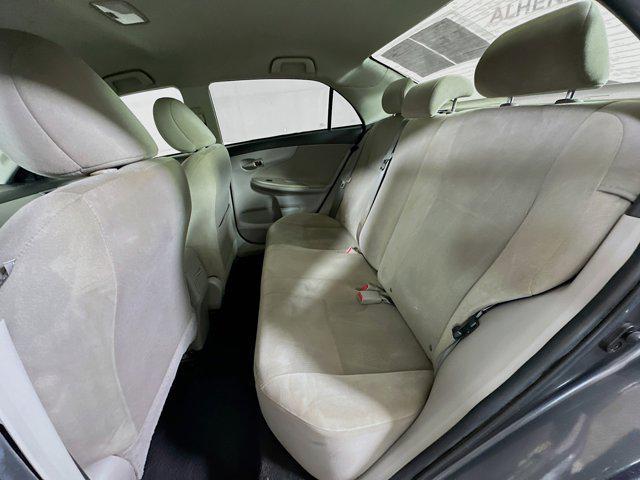 Photo of 2013 Gray Toyota Corolla