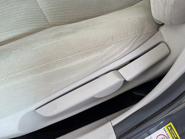 Photo of 2013 Gray Toyota Corolla