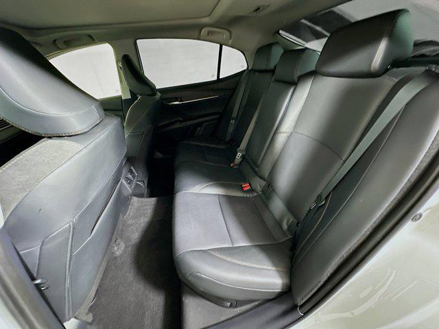 Photo of 2025 Pearl Toyota Camry