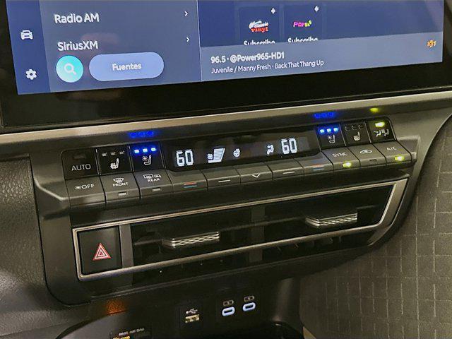 Photo of 2025 Pearl Toyota Camry