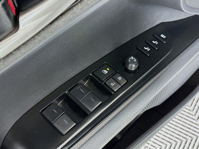 Photo of 2025 Pearl Toyota Camry