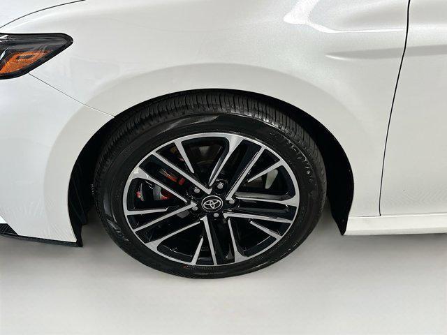 Photo of 2025 Pearl Toyota Camry