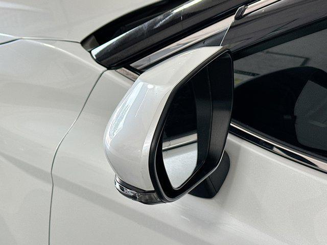 Photo of 2025 Pearl Toyota Camry