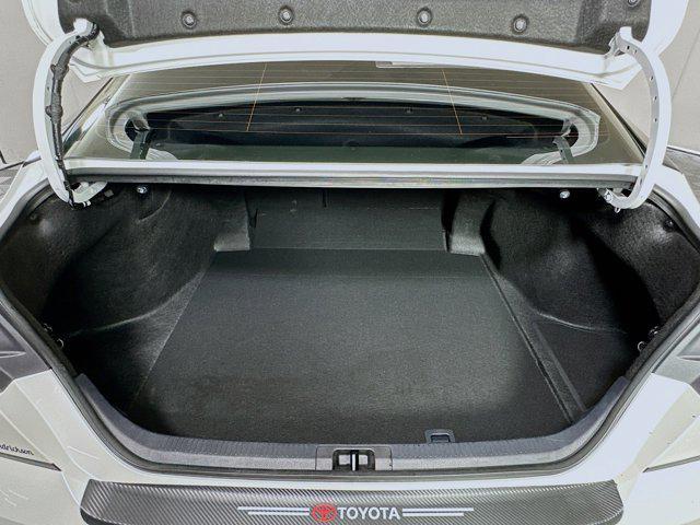 Photo of 2025 Pearl Toyota Camry