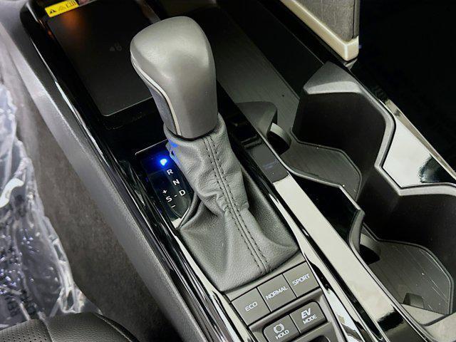 Photo of 2025 Pearl Toyota Camry