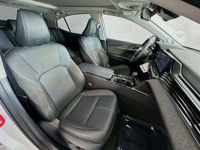 Photo of 2025 Pearl Toyota Camry