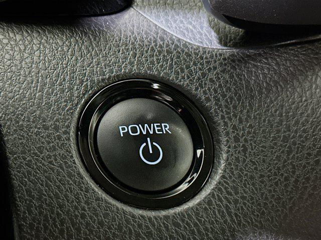 Photo of 2025 Pearl Toyota Camry