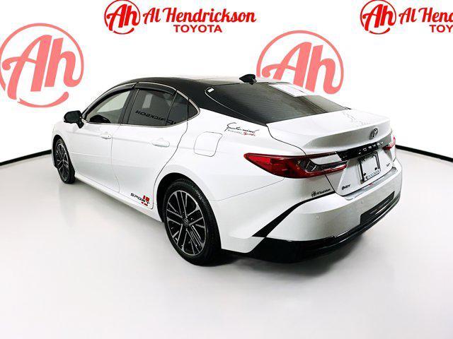 Photo of 2025 Pearl Toyota Camry