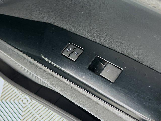 Photo of 2025 Pearl Toyota Camry