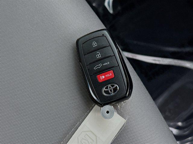 Photo of 2024 Pearl Toyota Venza
